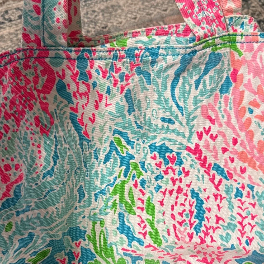 Lilly Pulitzer tote - Picture 6 of 9